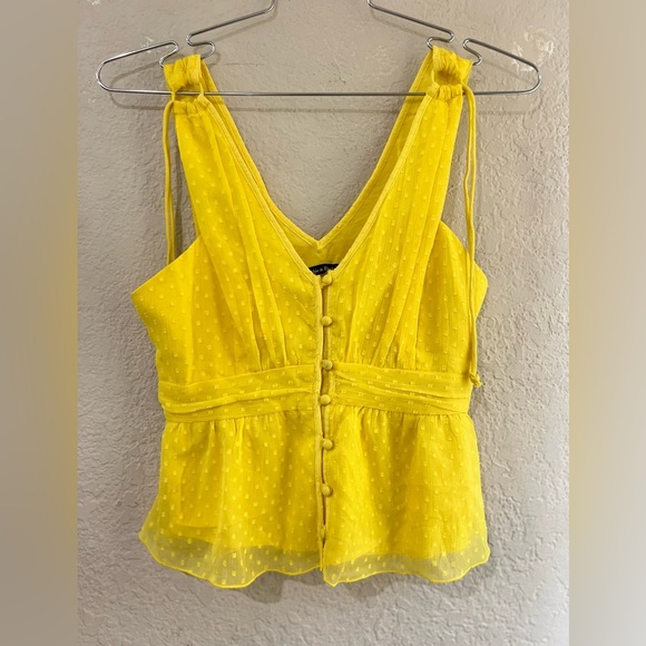 Abercrombie & Fitch Top size small NNT 
YELLOW color super cute and fresh - Picture 1 of 10
